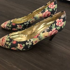 Vintage Italian Kitten Heels